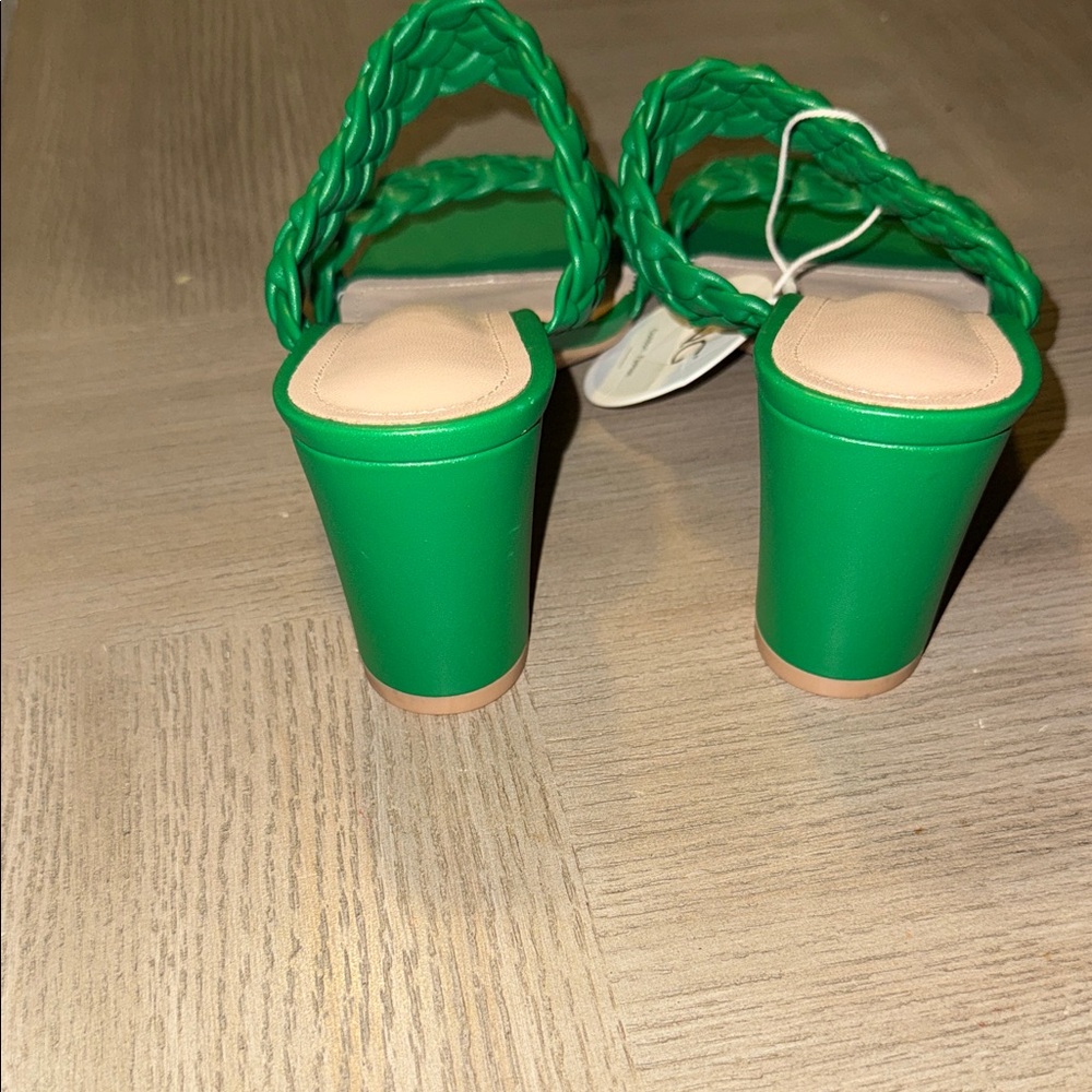Elegant Green Braided Women's Sandals - Picture 6 of 6